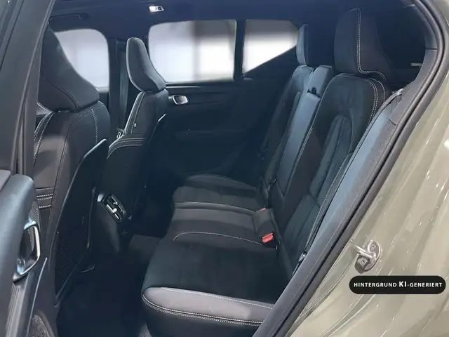 Volvo XC40 view 15