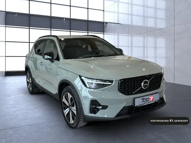Volvo XC40 view 8