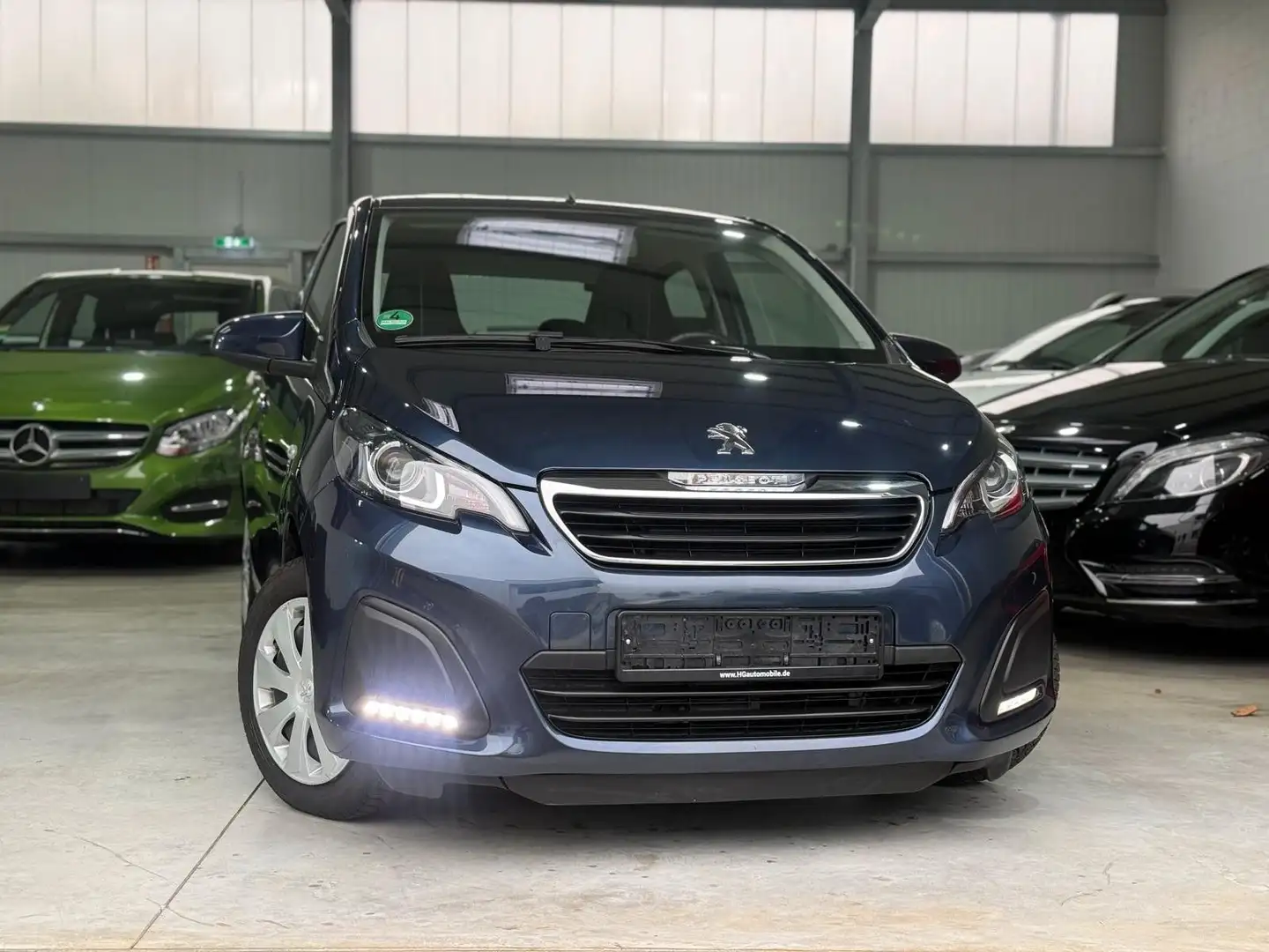 Peugeot 108 Active 1Hand Automatik SHZ Klima Blau - 1