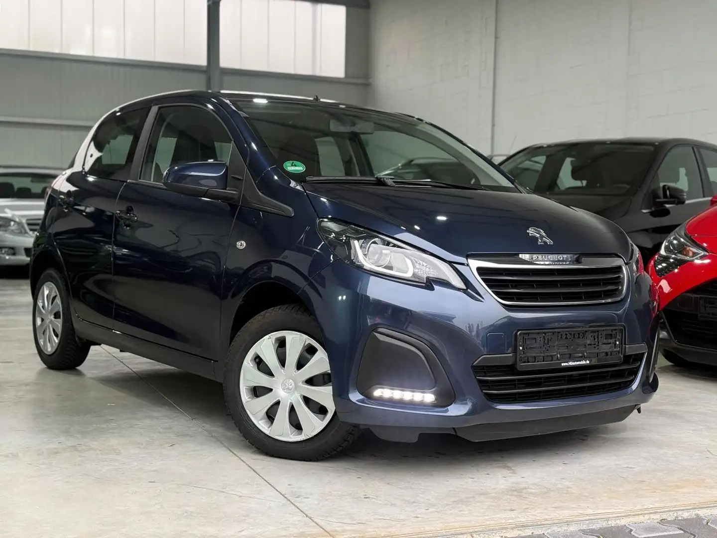 Peugeot 108 Active 1Hand Automatik SHZ Klima Blau - 2