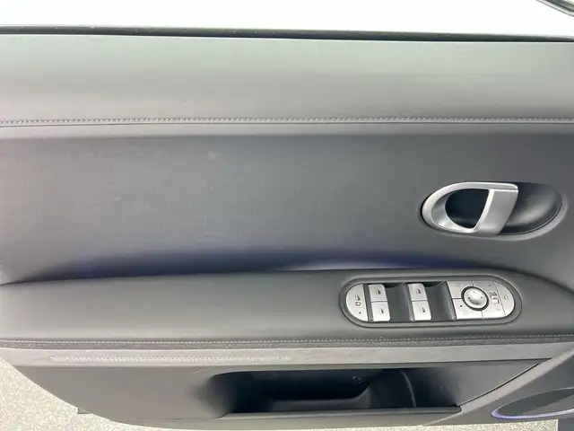 Hyundai Ioniq 5 view 11
