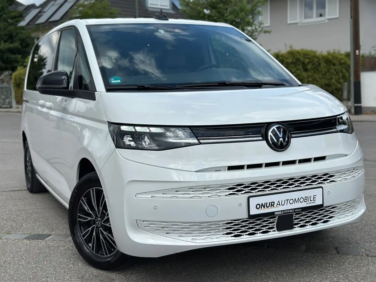Volkswagen T7 Multivan Life DSG Easy Open Navi AHK ACC DAB+ Wit - 1