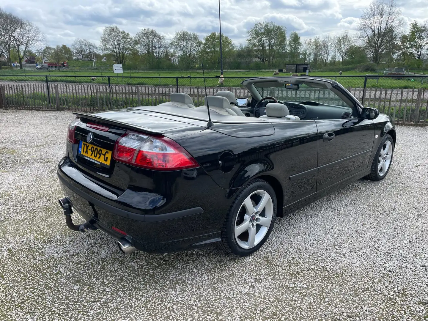 Saab 9-3 Cabrio 1.8t Linear leder, airco, trekhaak Zwart - 2