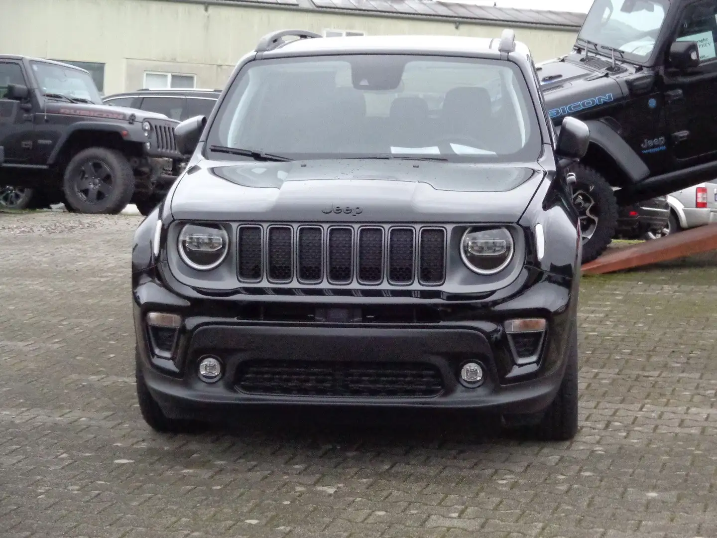 Jeep Renegade e-Hybrid S 1.5l MHEV Schwarz - 1