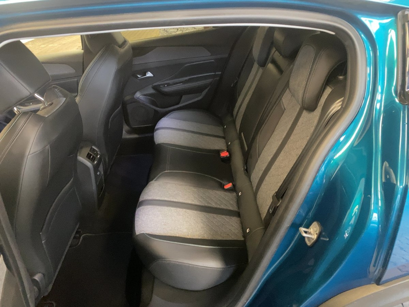 Peugeot 408 1.2 130 A PureTech llure ACC+LED+Navi+SHZ — photo 12