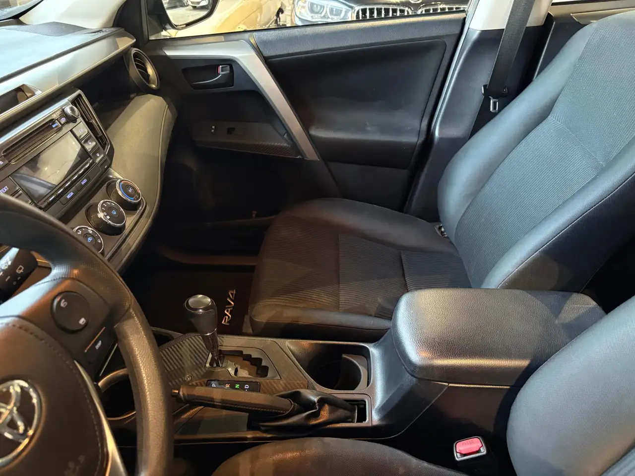 Toyota RAV 4 снимка Toyota RAV 4