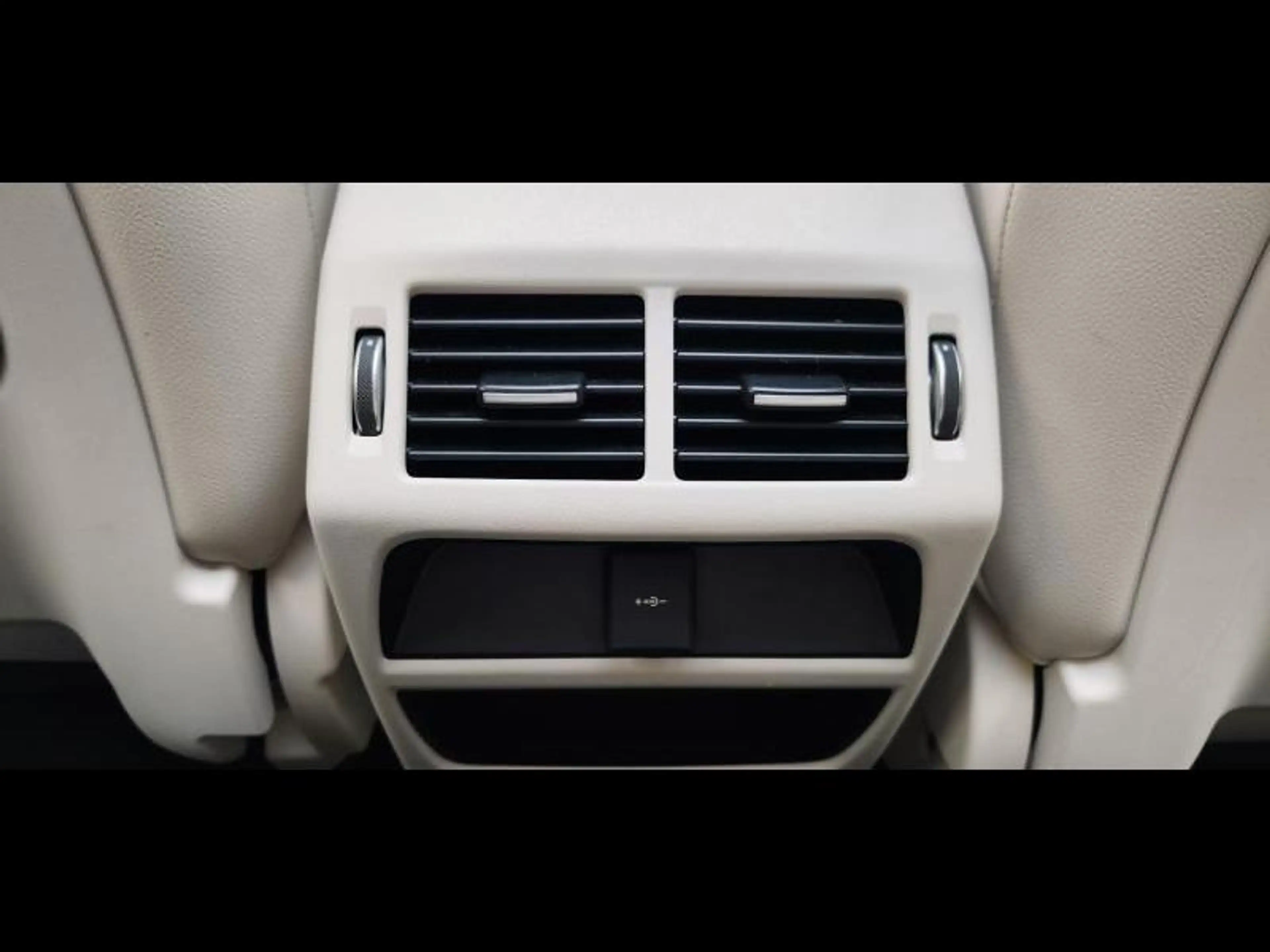 Jaguar E-Pace D165 AWD Auto SE — photo 21