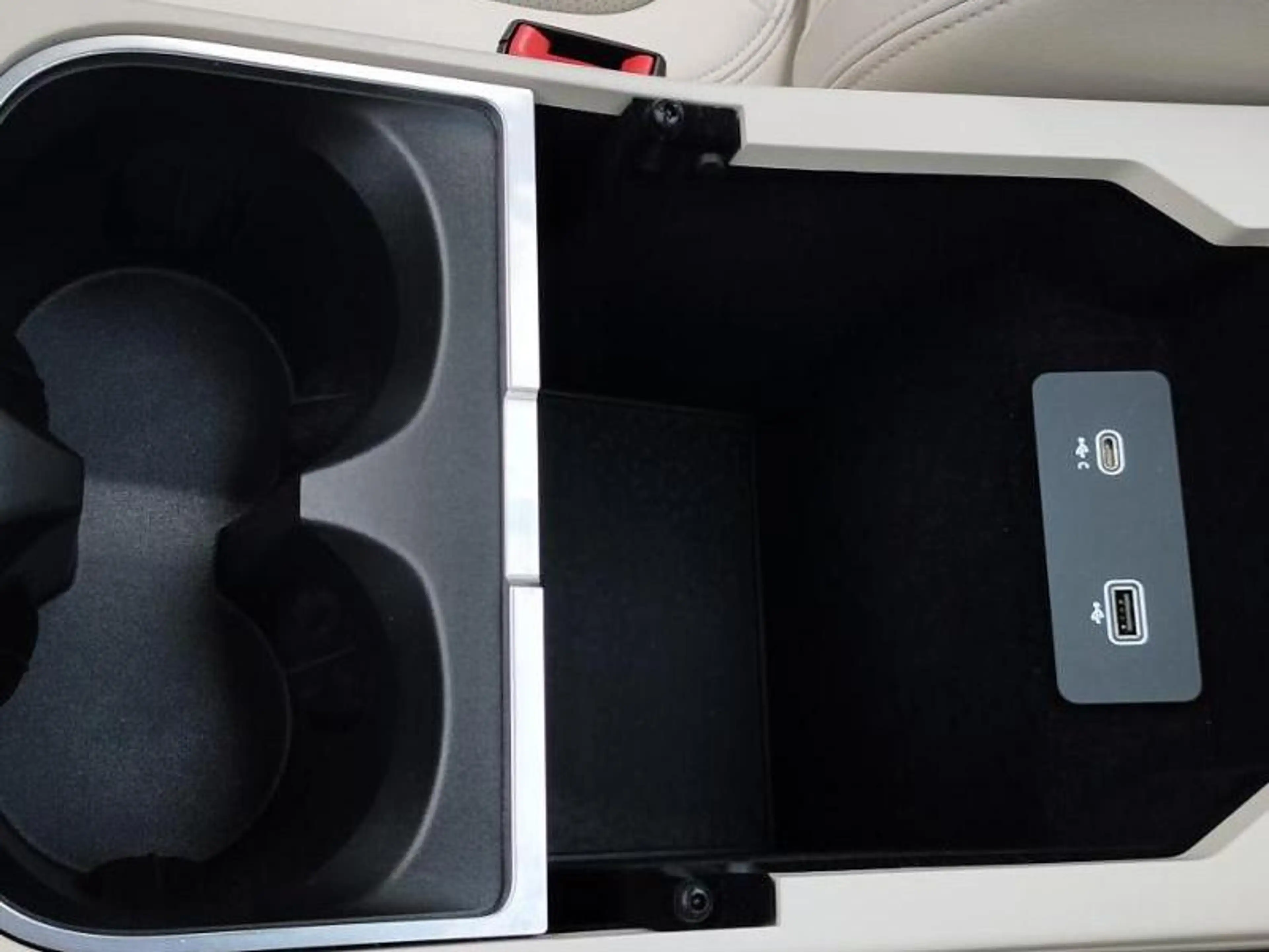 Jaguar E-Pace D165 AWD Auto SE — photo 20