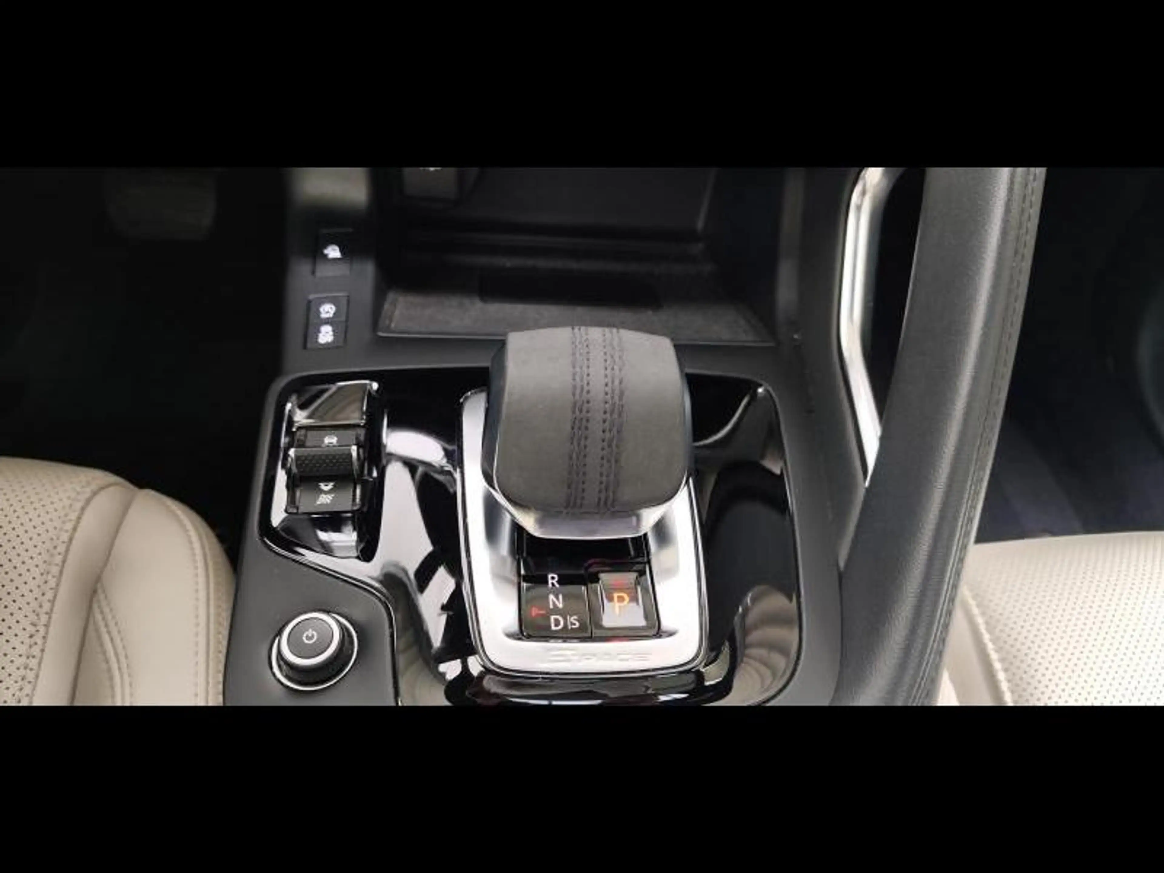 Jaguar E-Pace D165 AWD Auto SE — photo 14