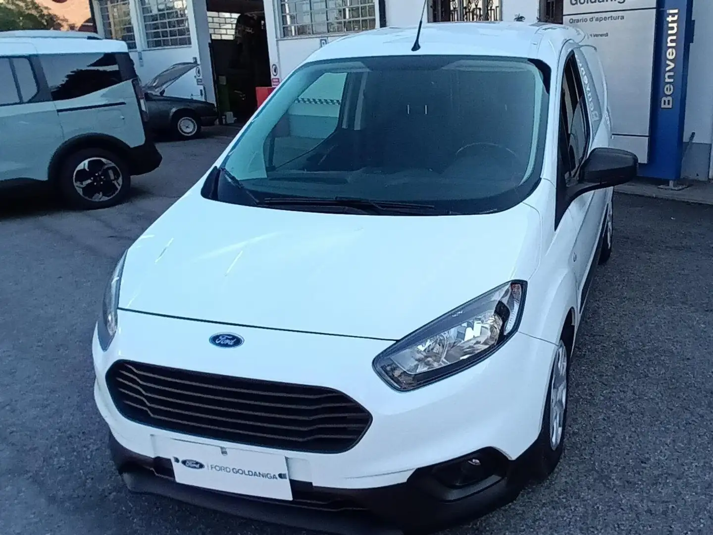 Ford Transit Courier COURIER VAN TREND 1.5 TDCI 75CV 9.900+IVA Bianco - 2