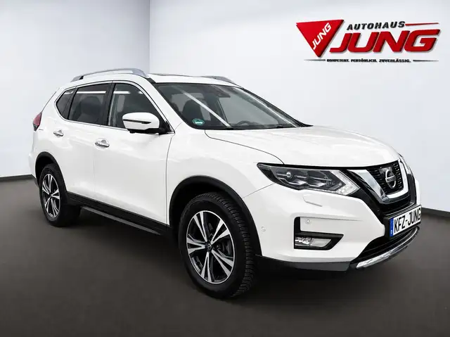 Nissan X-Trail view 4