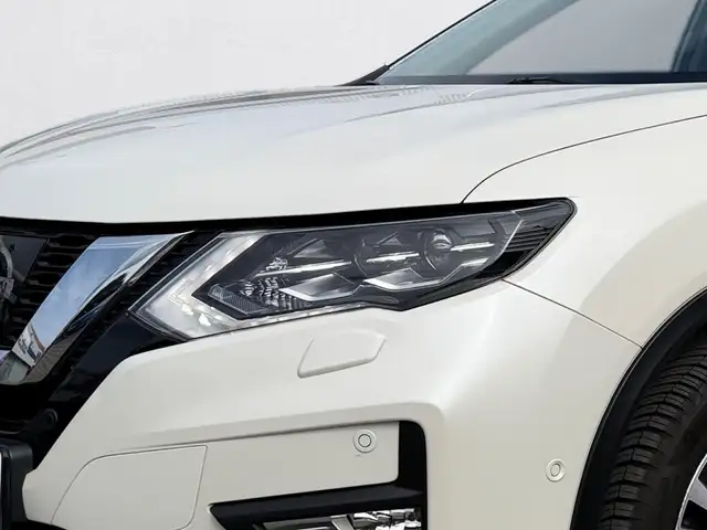 Nissan X-Trail view 6