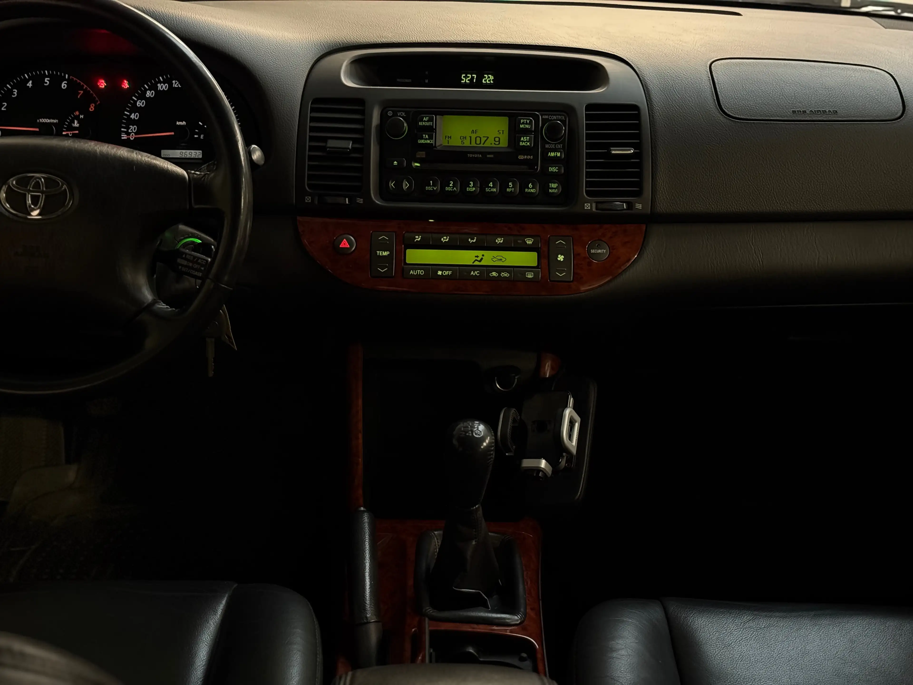Toyota Camry 2.4i VVT-i 16v // 1er Pro // État Neuf — photo 7