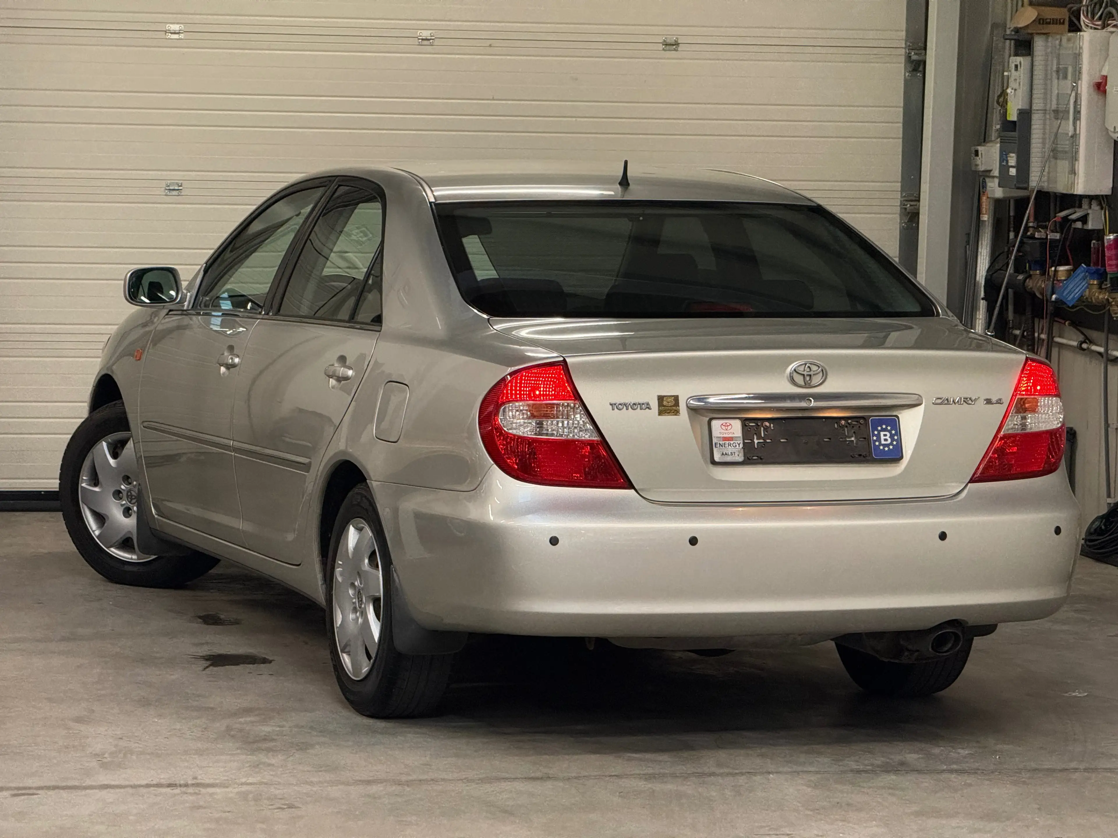 Toyota Camry 2.4i VVT-i 16v // 1er Pro // État Neuf — photo 3
