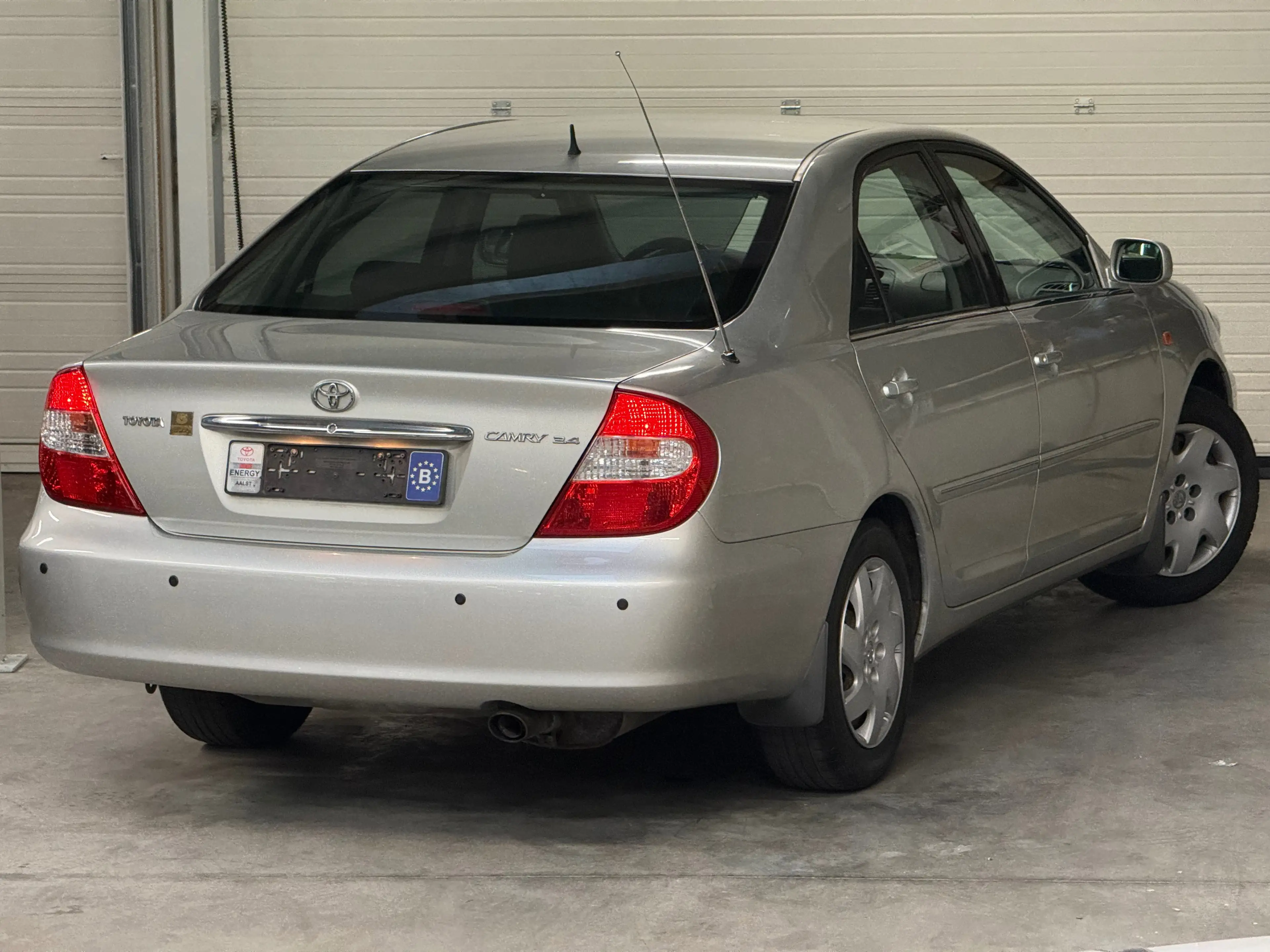 Toyota Camry 2.4i VVT-i 16v // 1er Pro // État Neuf — photo 4