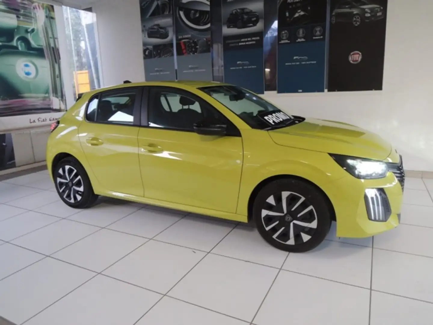 Peugeot 208 PureTech 100 Stop&Start 5 porte Active Gelb - 2