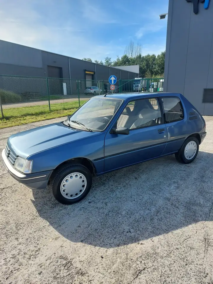 Peugeot 205 1.6 l benzine automaat, foto 1
