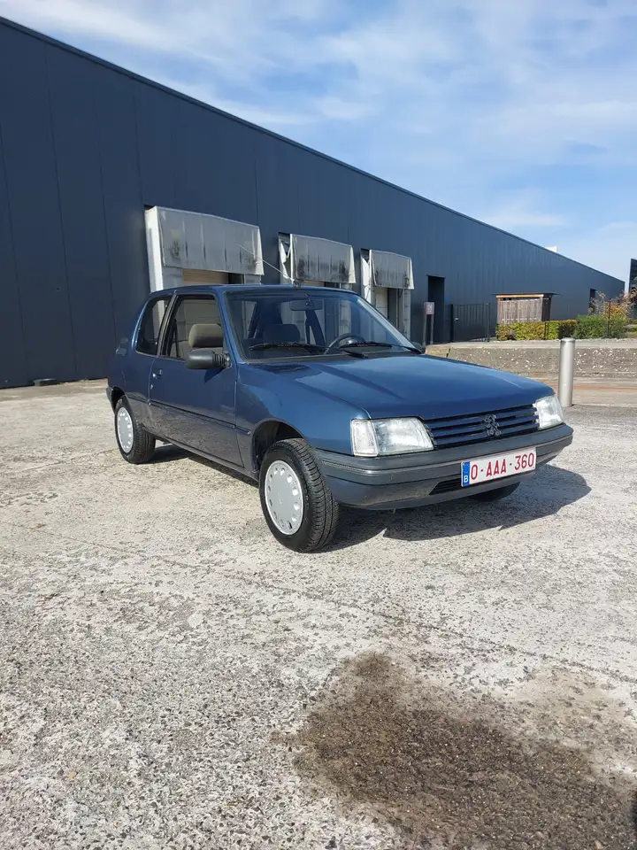 Peugeot 205 1.6 l benzine automaat, foto 2