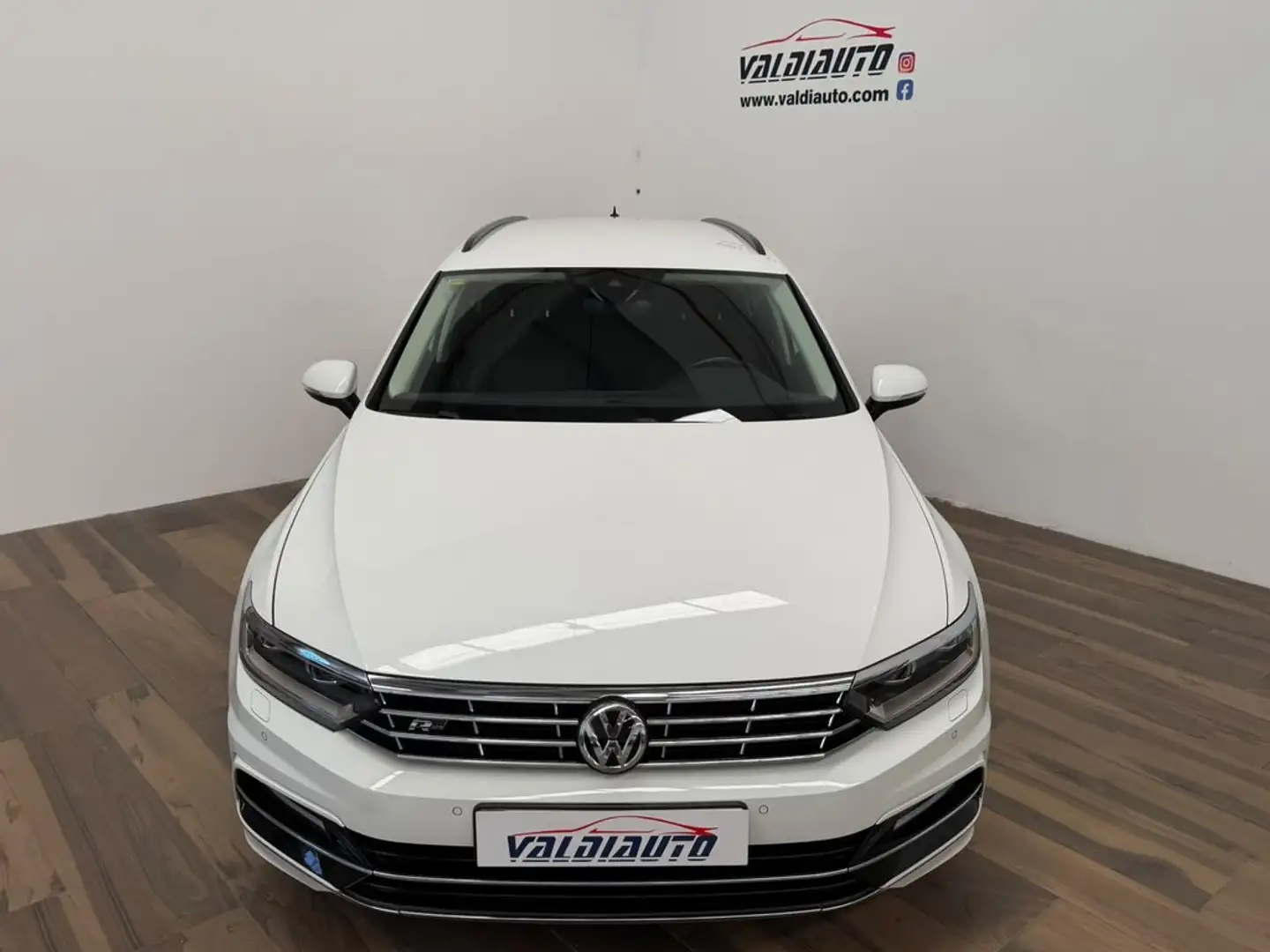 Volkswagen Passat Variant 2.0TDI R-Line Exclusive DSG7 110kW Blanco - 2
