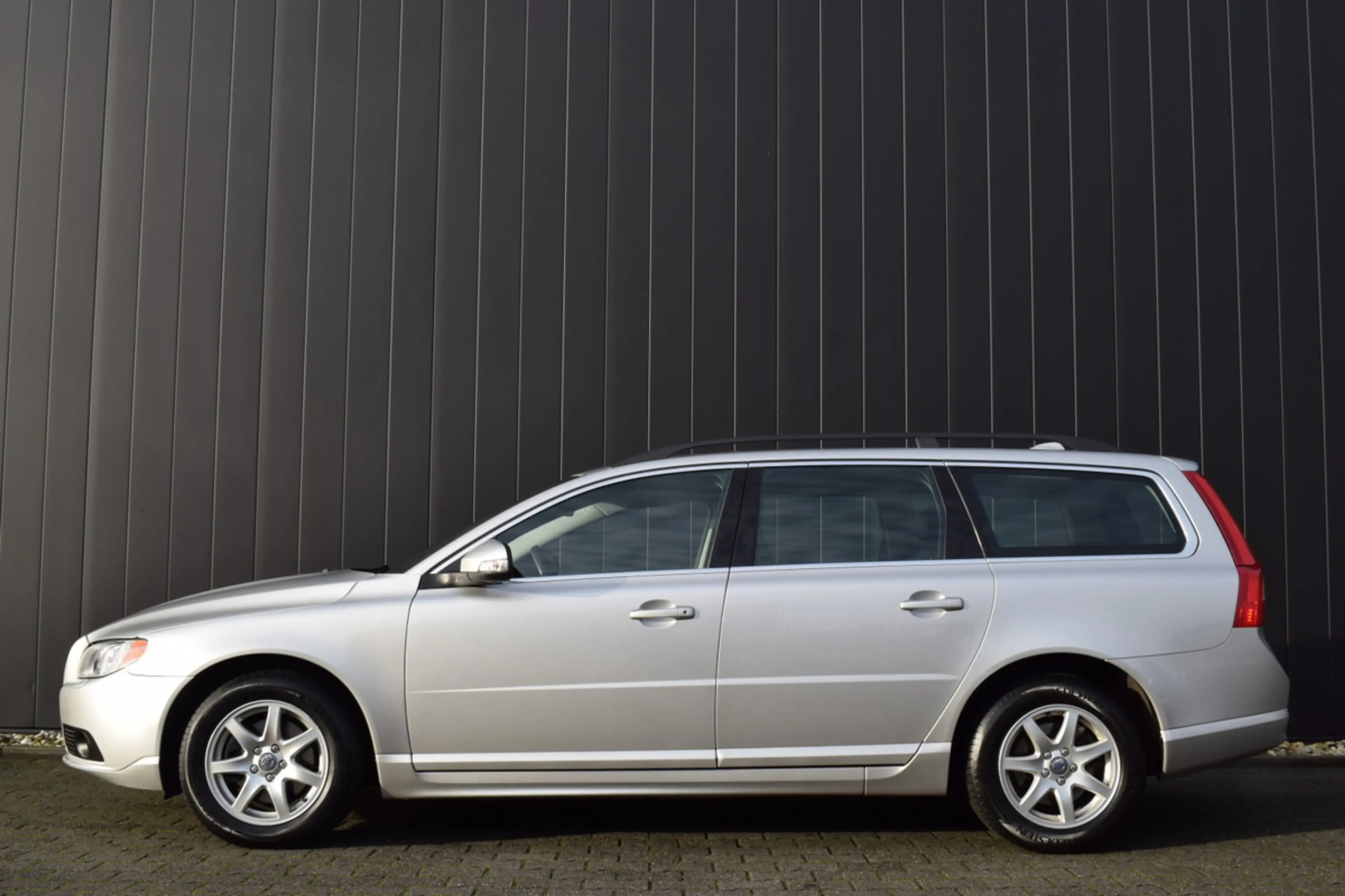 Volvo V70 1.6 T4 Automaat Limited Edition Zwart Leder | Xeno — photo 3