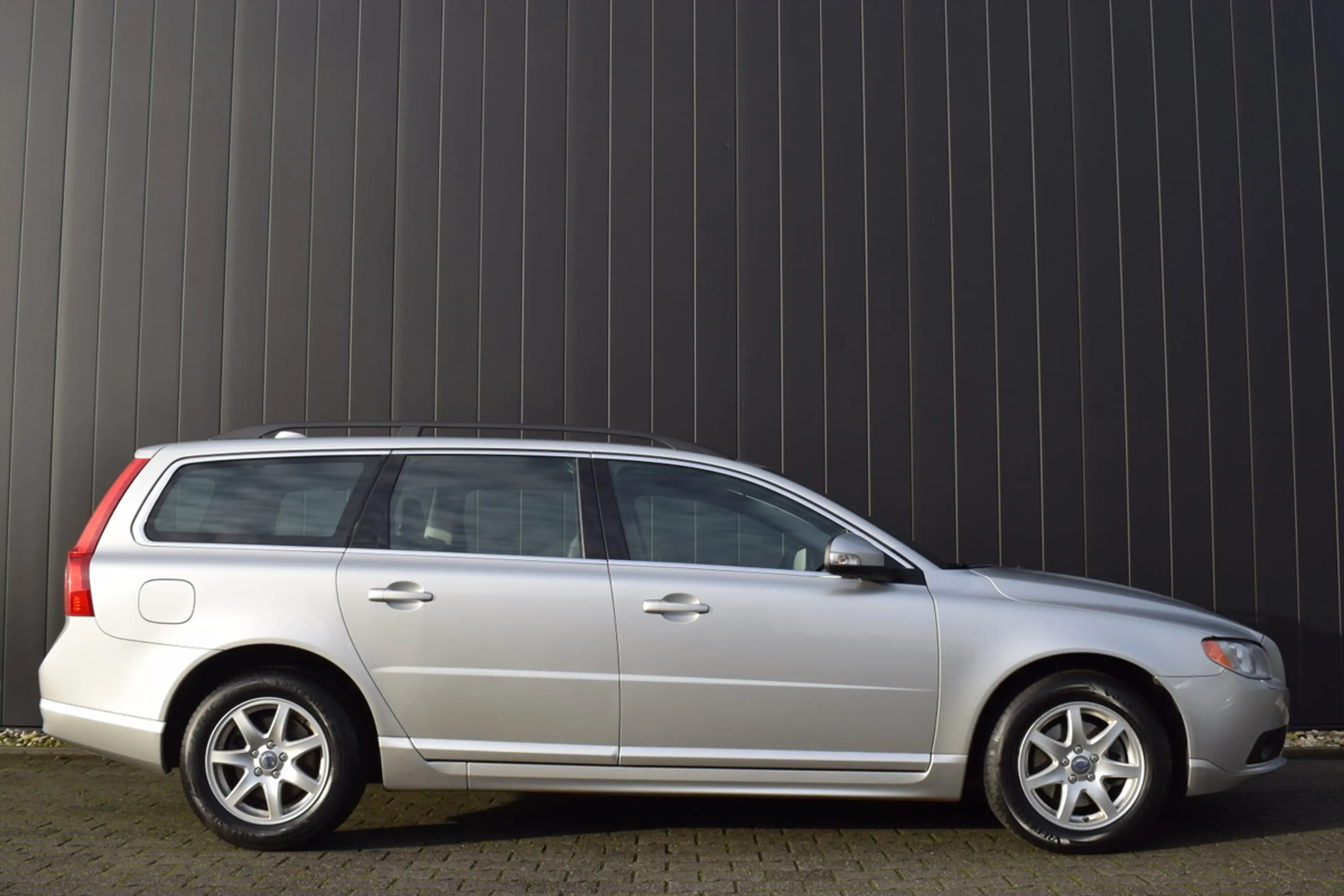 Volvo V70 1.6 T4 Automaat Limited Edition Zwart Leder | Xeno — photo 4