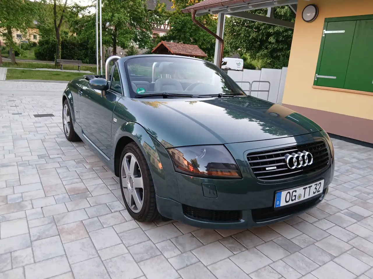 Audi TT Roadster 1.8 T quattro, foto 2