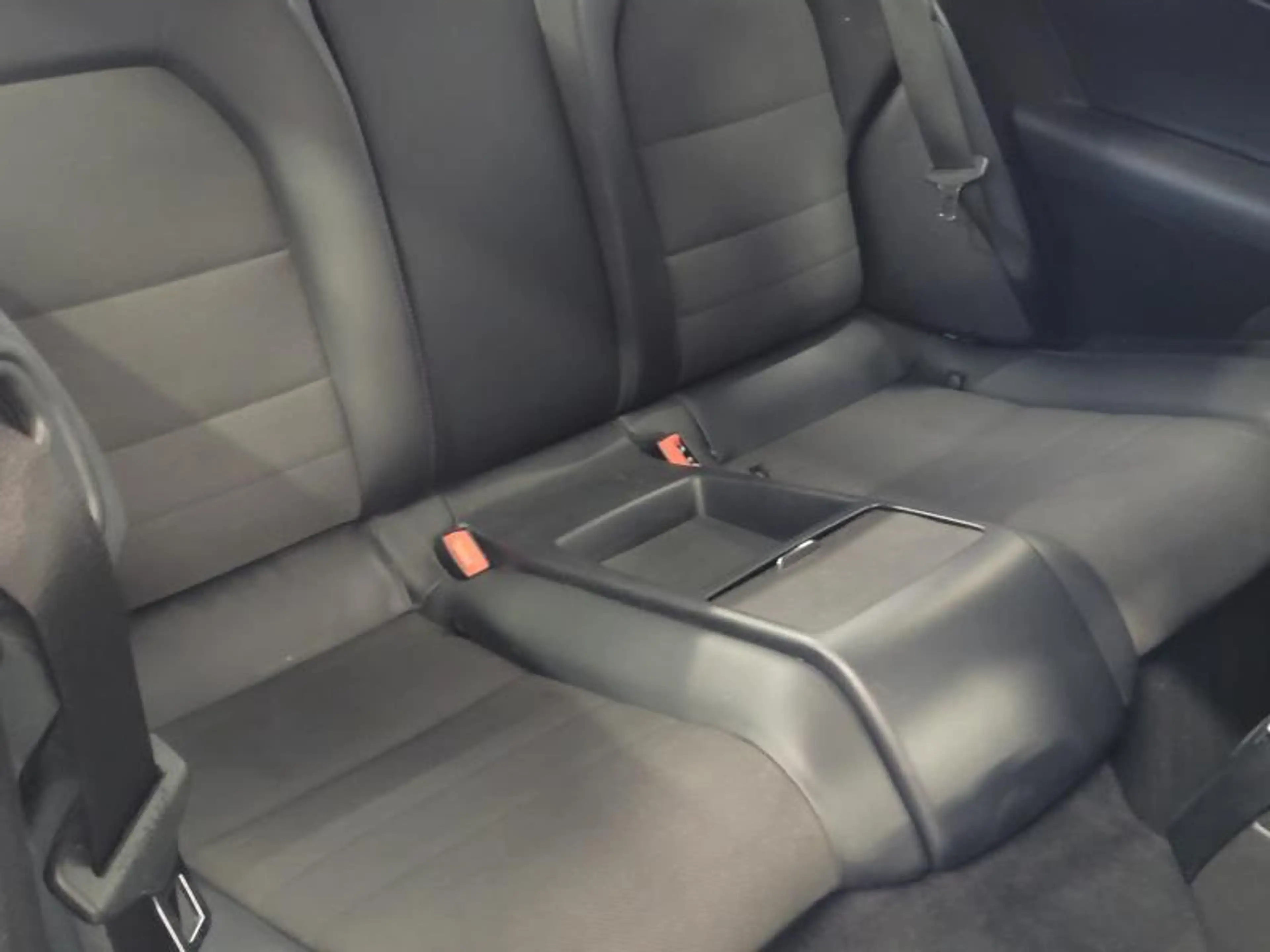Mercedes-Benz E 200 Coupé Blue Effinciency — photo 12
