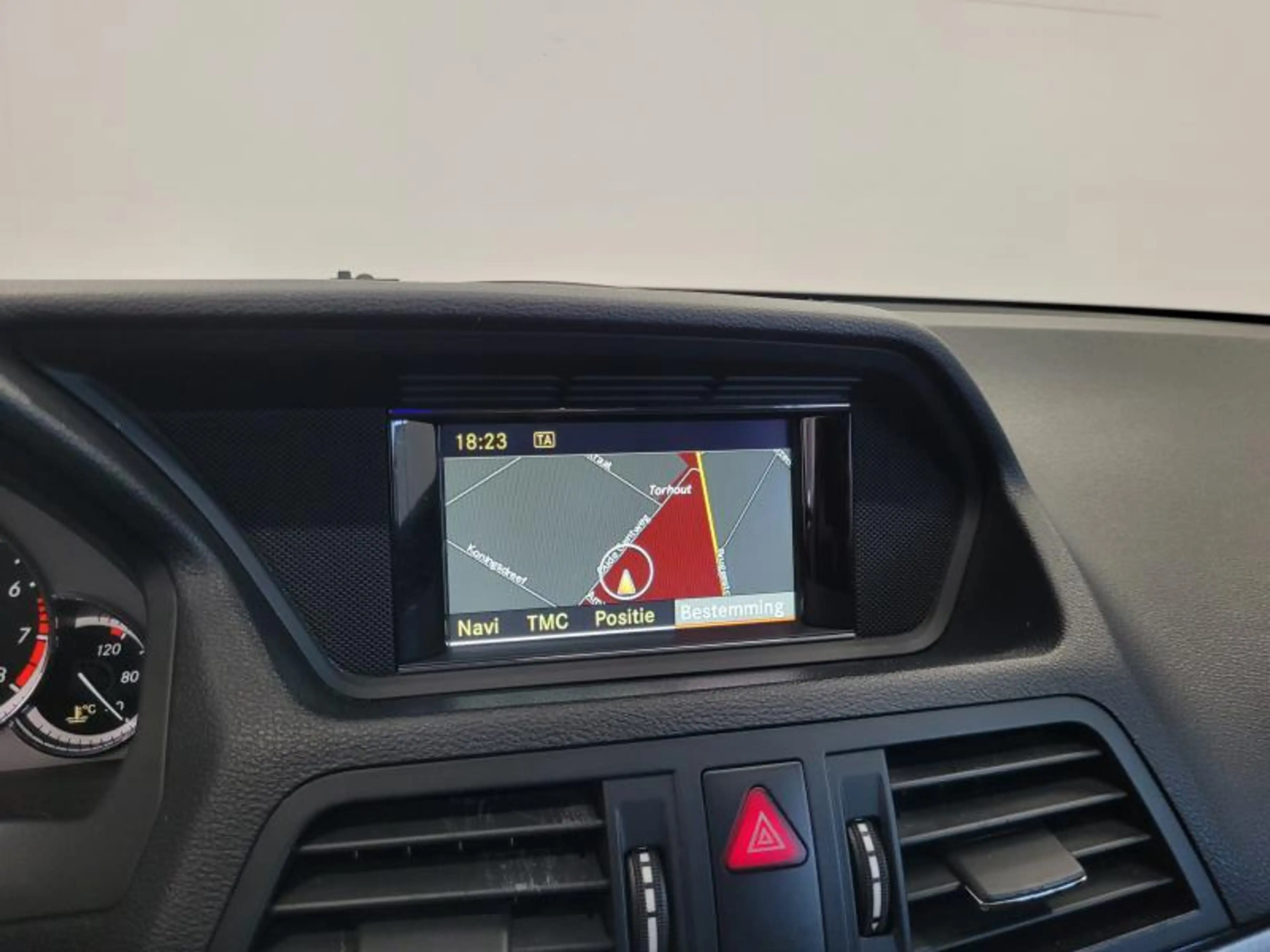 Mercedes-Benz E 200 Coupé Blue Effinciency — photo 13