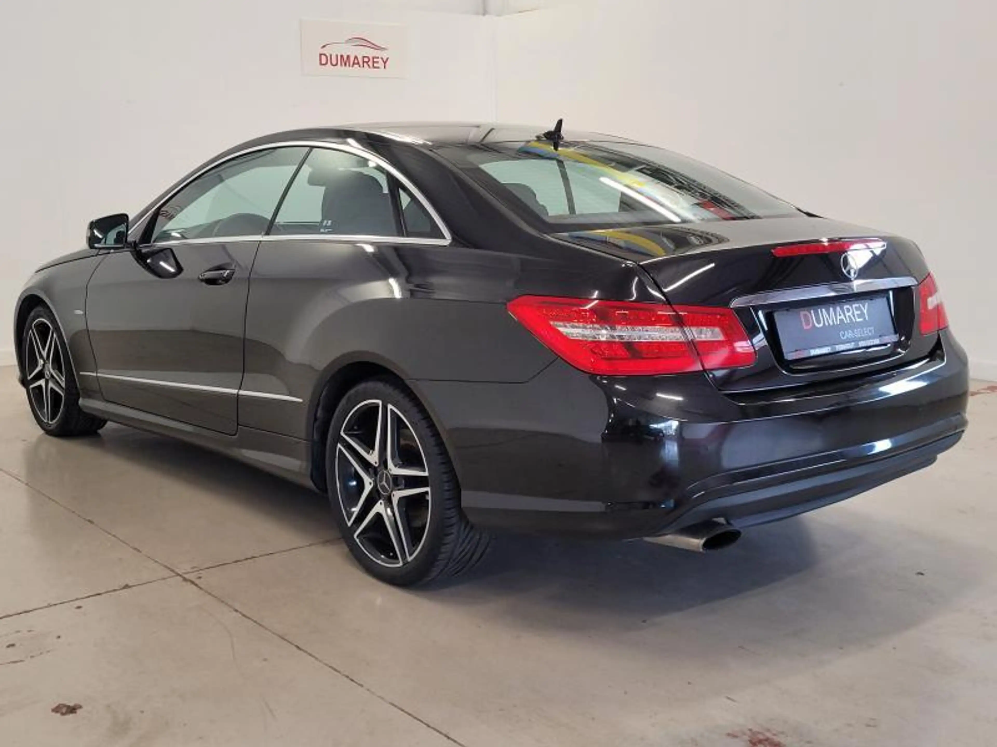 Mercedes-Benz E 200 Coupé Blue Effinciency — photo 4