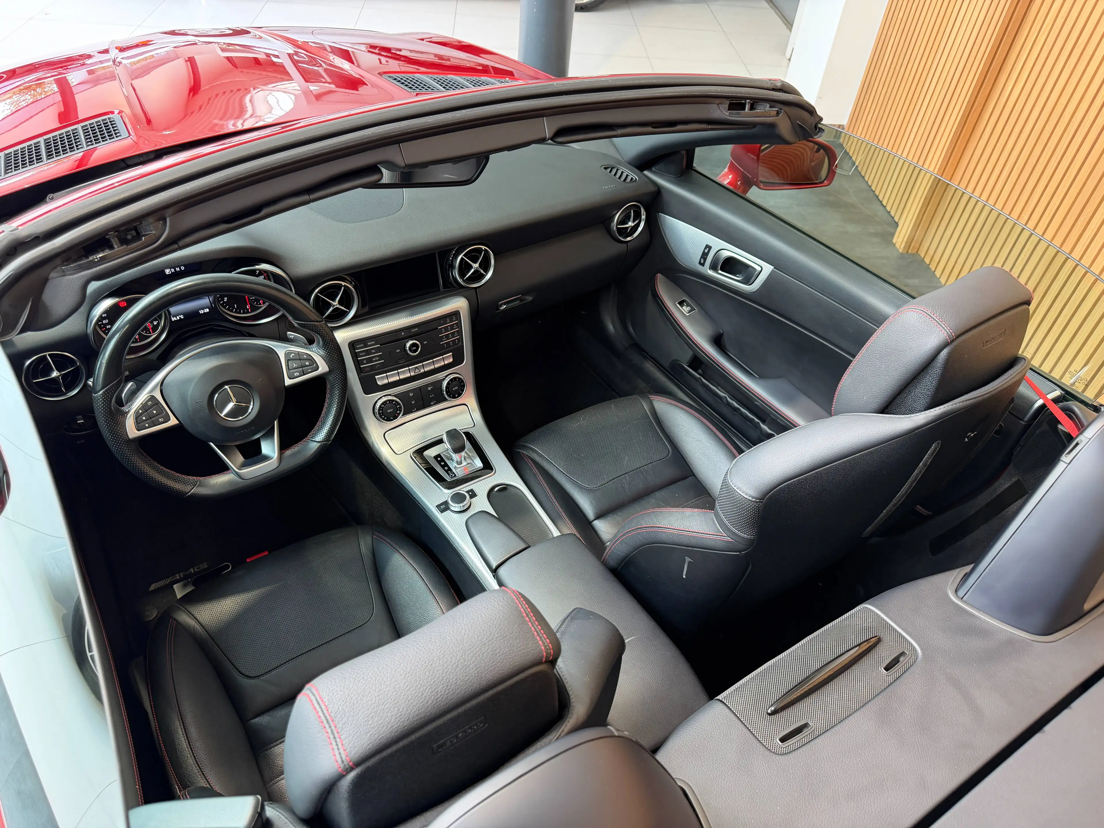 Mercedes-Benz SLC 180 SLC 180 glazen dak AMGPACK led koplampen verwarmde zetels leder — photo 15