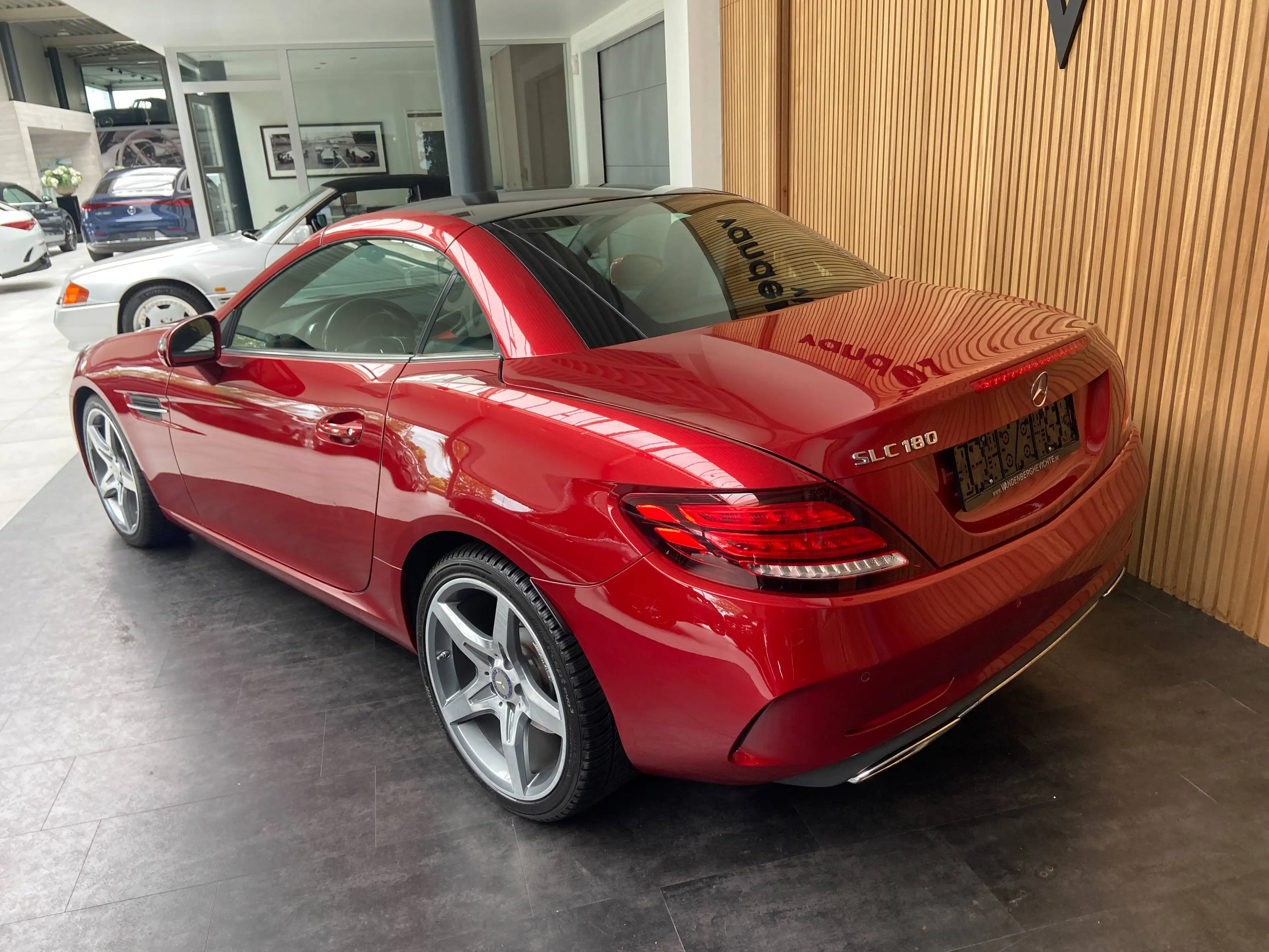 Mercedes-Benz SLC 180 SLC 180 glazen dak AMGPACK led koplampen verwarmde zetels leder — photo 4