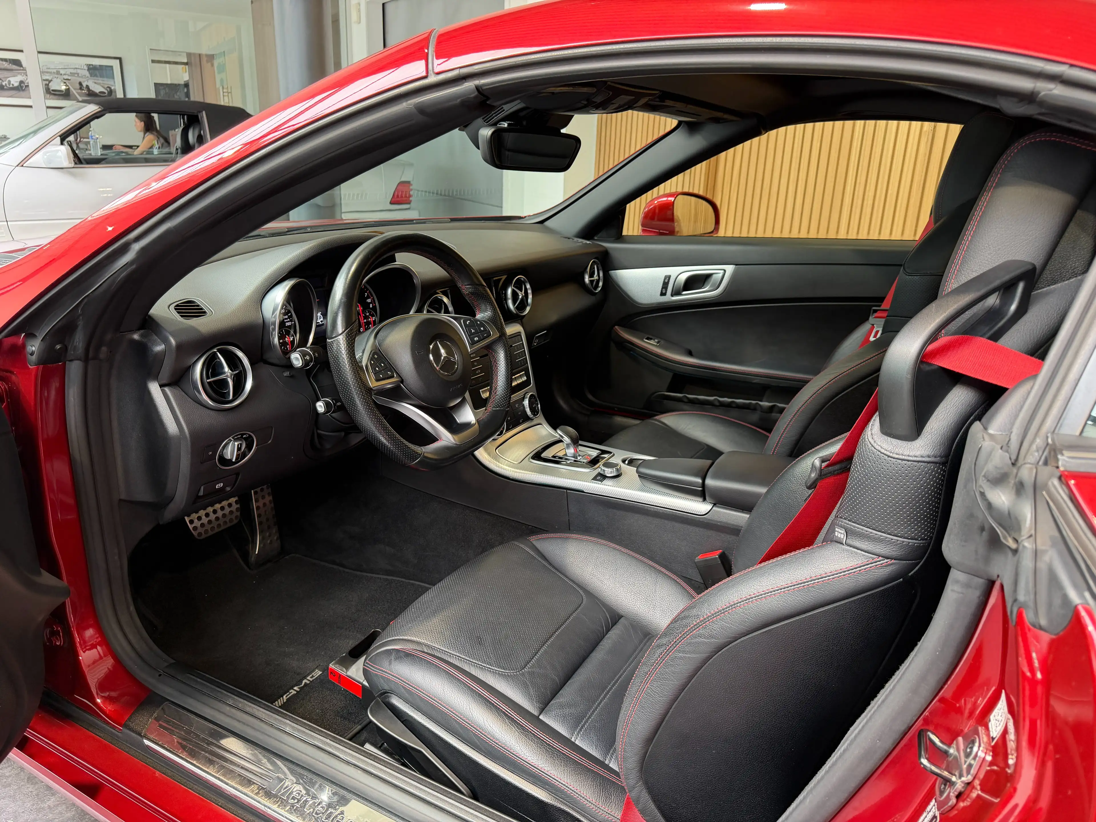 Mercedes-Benz SLC 180 SLC 180 glazen dak AMGPACK led koplampen verwarmde zetels leder — photo 7
