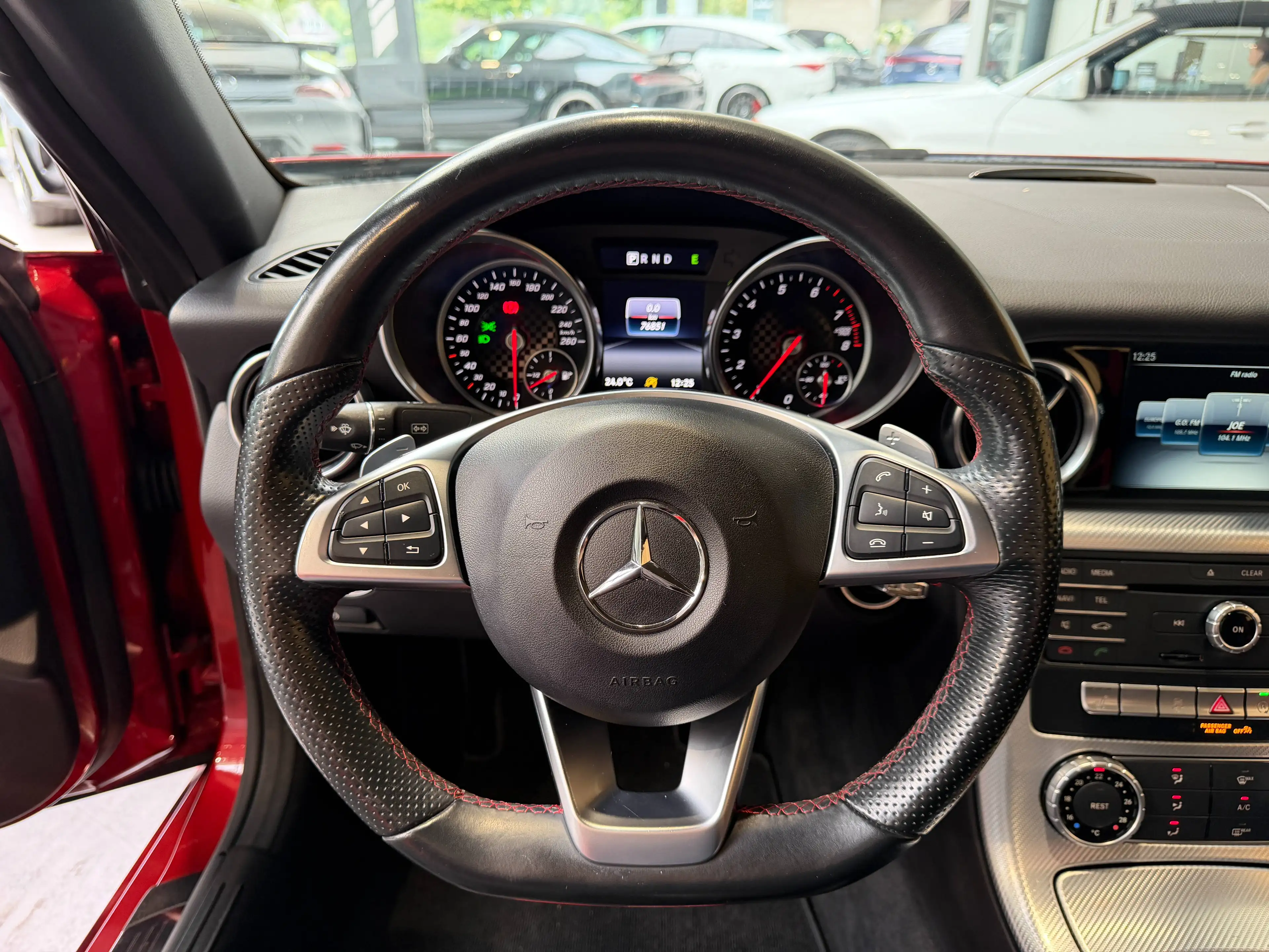 Mercedes-Benz SLC 180 SLC 180 glazen dak AMGPACK led koplampen verwarmde zetels leder — photo 10