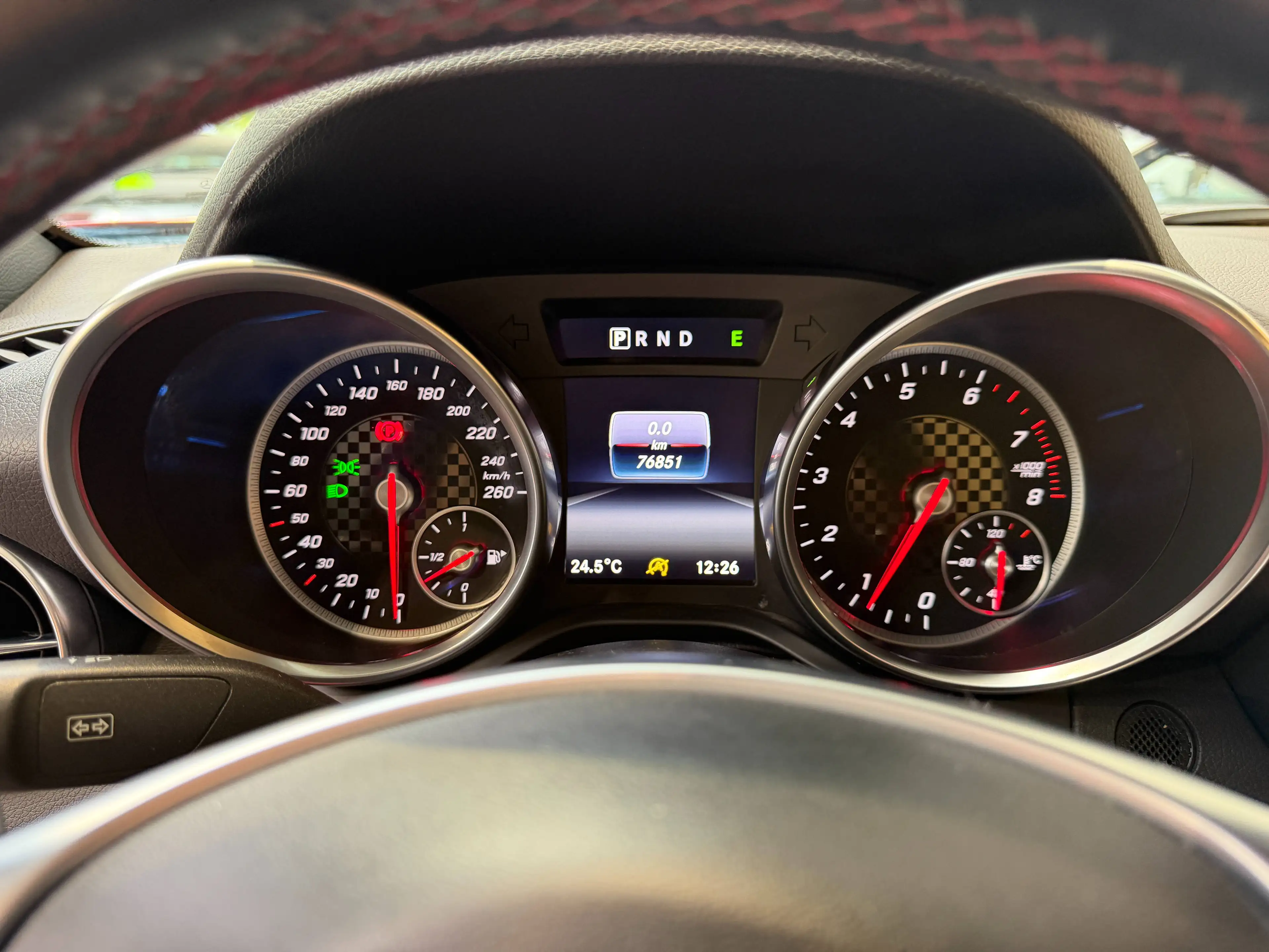 Mercedes-Benz SLC 180 SLC 180 glazen dak AMGPACK led koplampen verwarmde zetels leder — photo 13