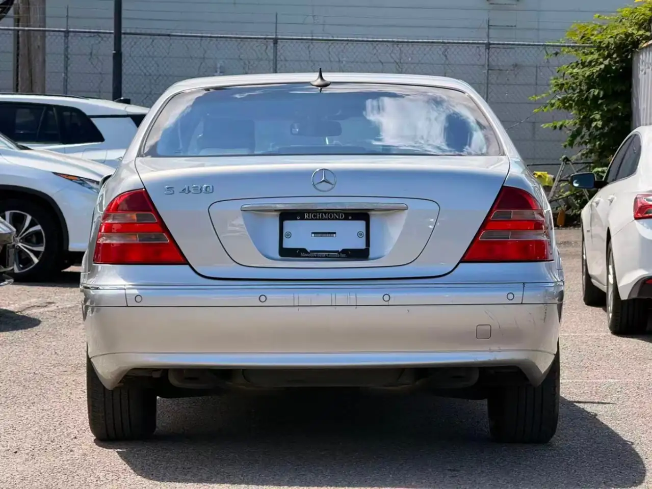 Mercedes-Benz S-Class снимка Mercedes-Benz S-Class