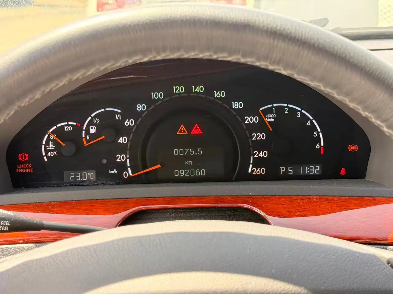 Mercedes-Benz S-Class снимка Mercedes-Benz S-Class