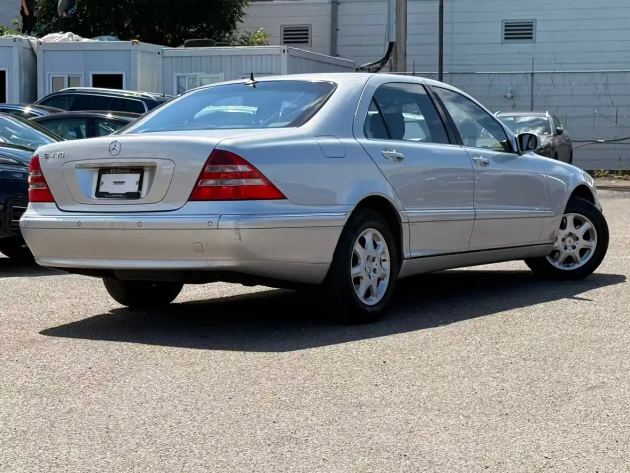 Mercedes-Benz S-Class снимка Mercedes-Benz S-Class