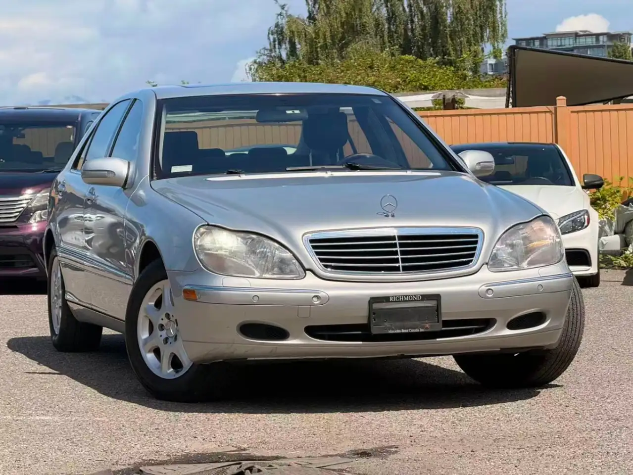 Mercedes-Benz S-Class снимка Mercedes-Benz S-Class