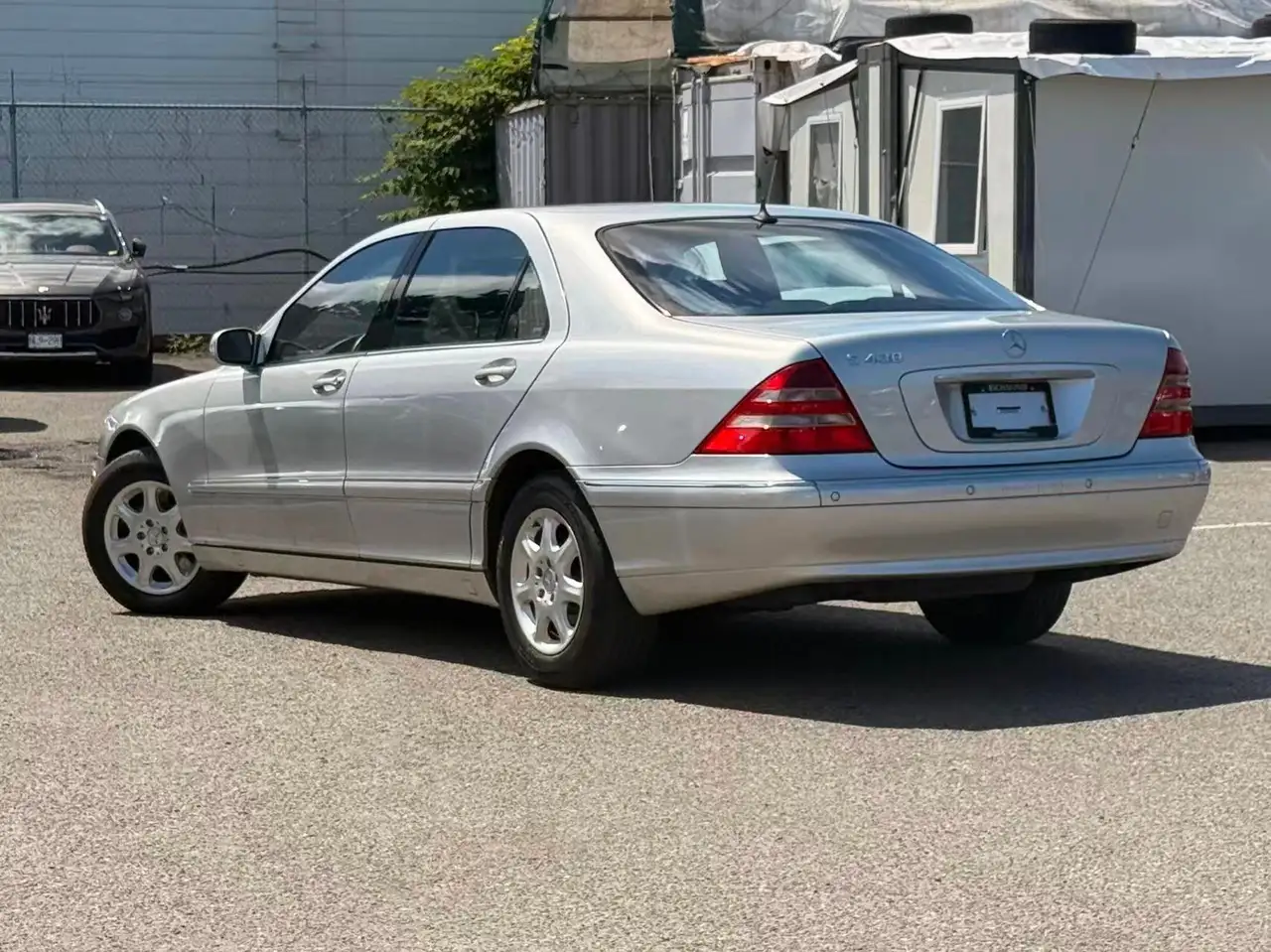 Mercedes-Benz S-Class снимка Mercedes-Benz S-Class