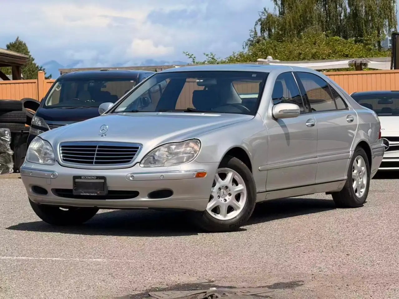 Mercedes-Benz S-Class снимка Mercedes-Benz S-Class
