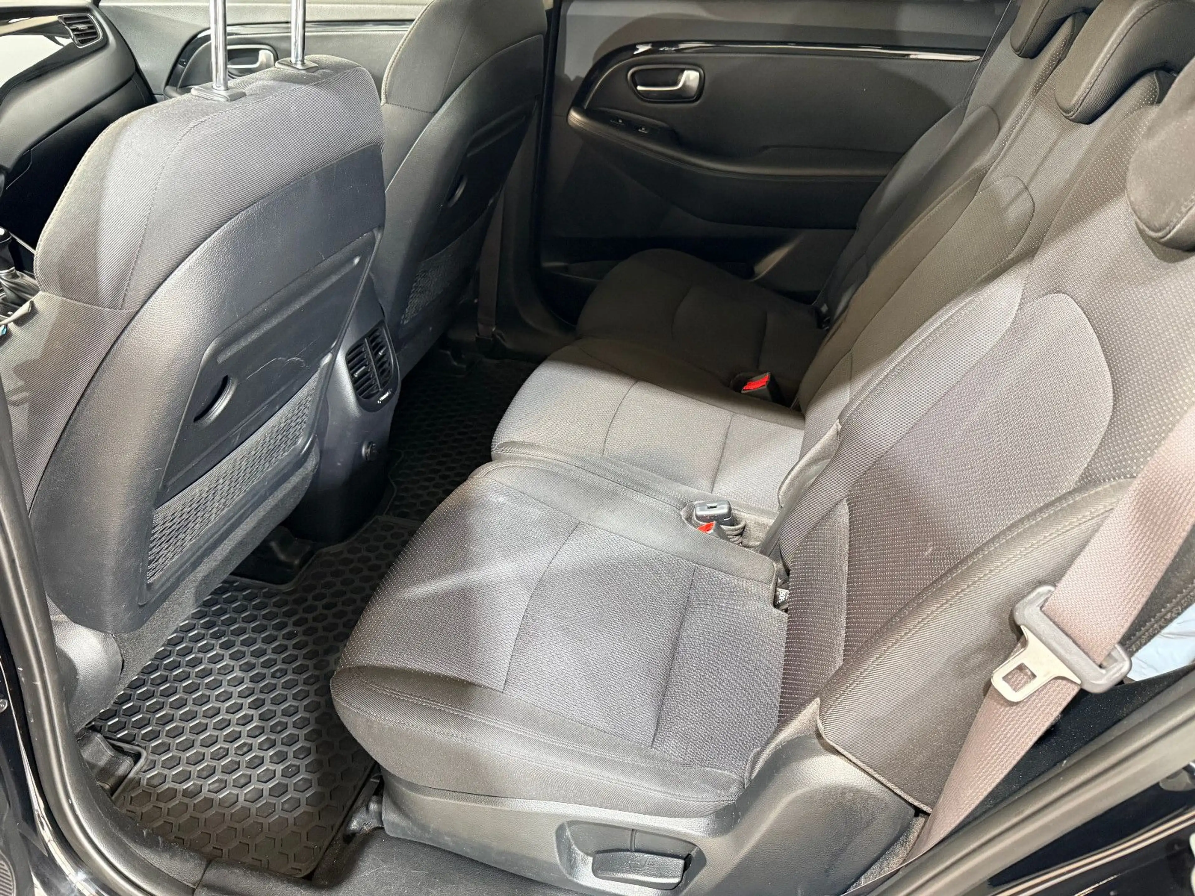 Kia Carens Spirit*7-SITZER+NAVI+AHK+STANDHEIZUNG+18" — photo 11