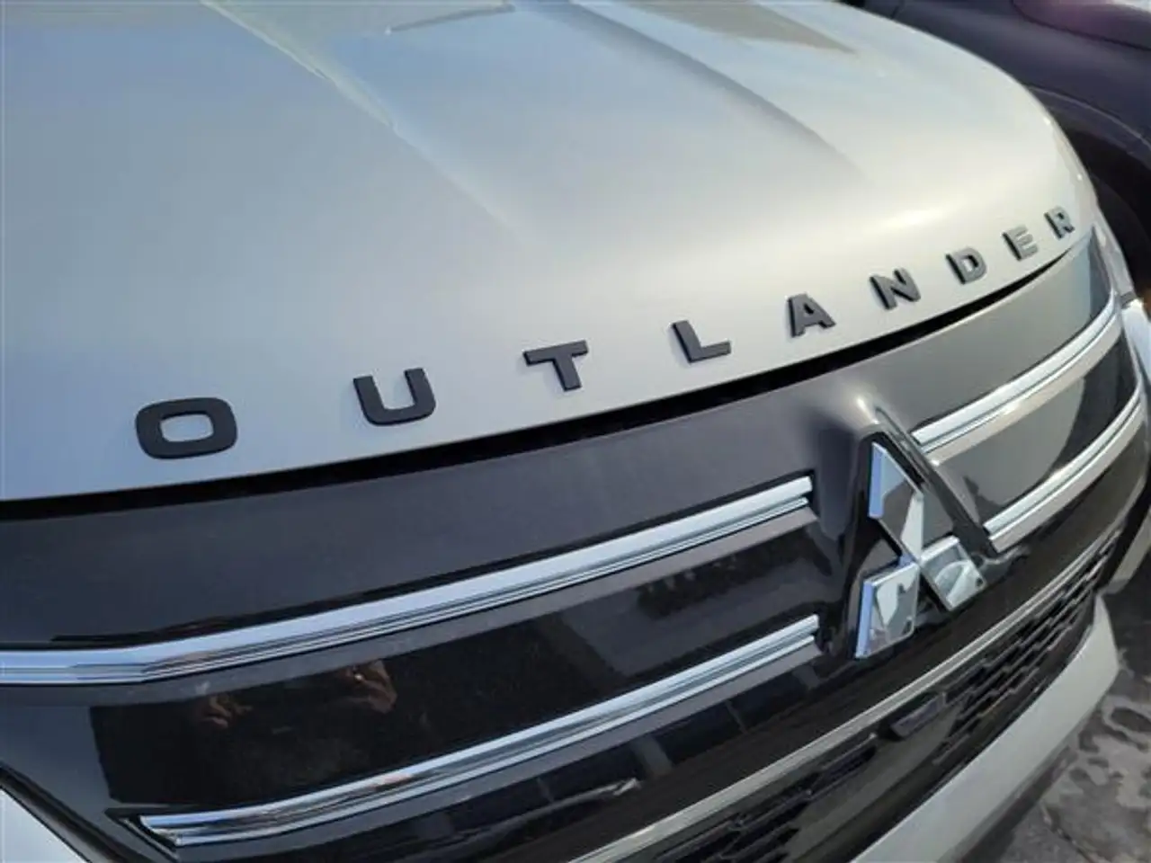 Mitsubishi Outlander снимка Mitsubishi Outlander