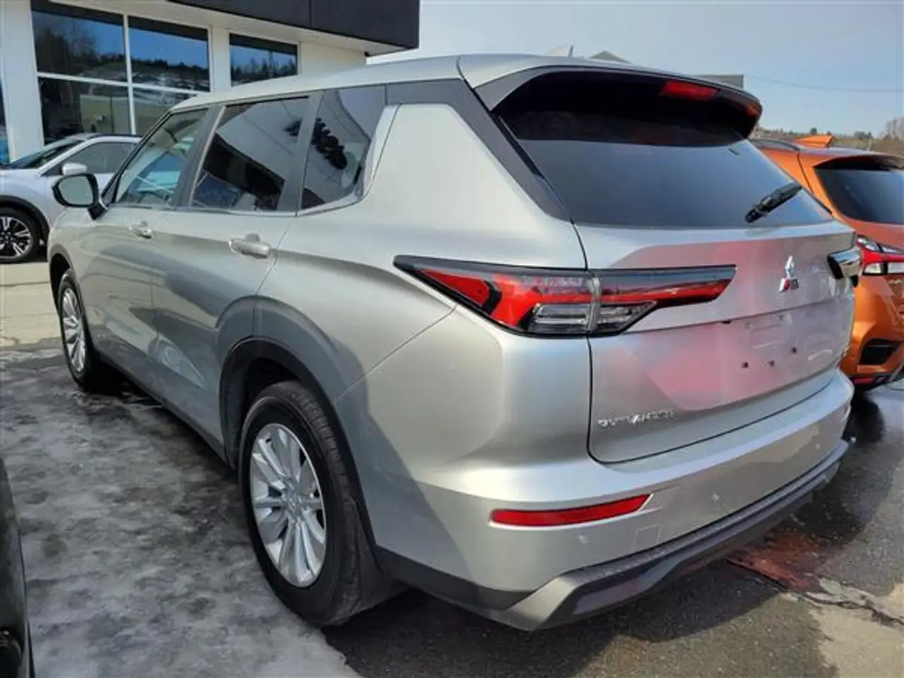 Mitsubishi Outlander снимка Mitsubishi Outlander