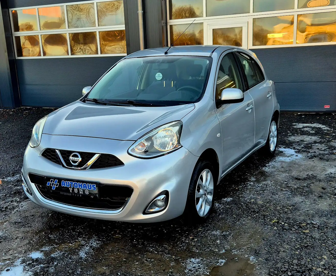 Nissan Micra Acenta, Top gepflegt, MuFu, Klima Grau - 1