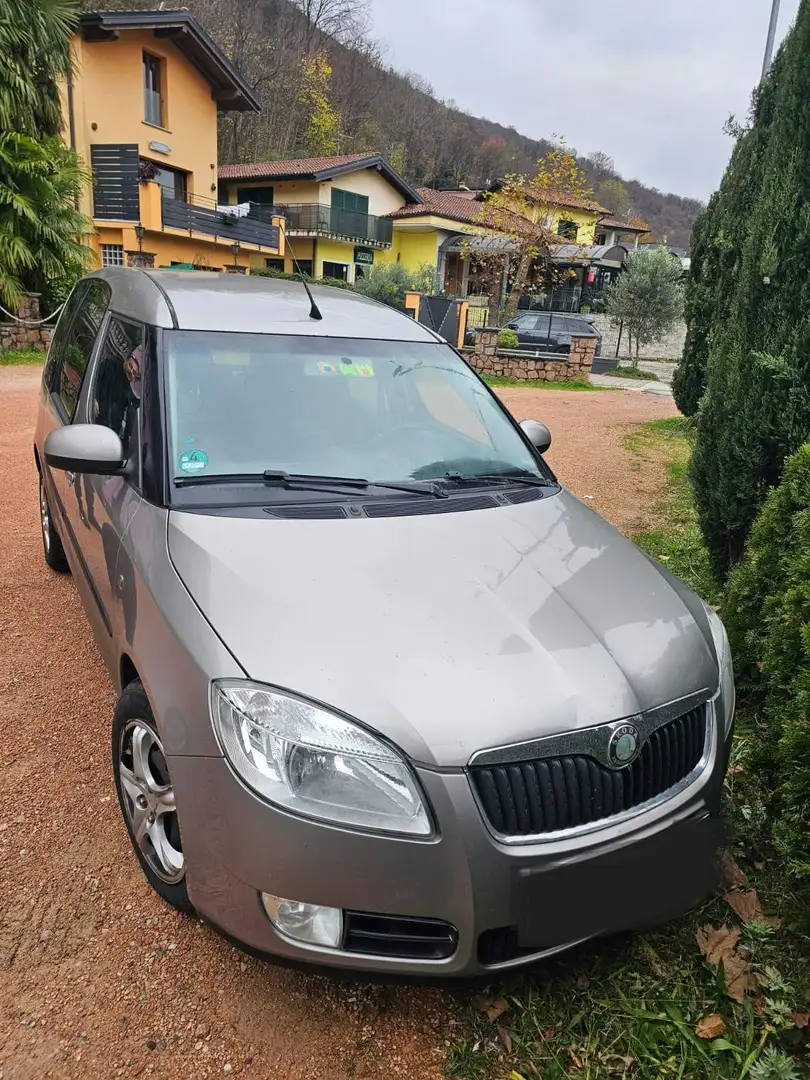 Skoda Roomster Roomster 1.9 tdi Comfort c/radio 105cv fap Grigio - 1