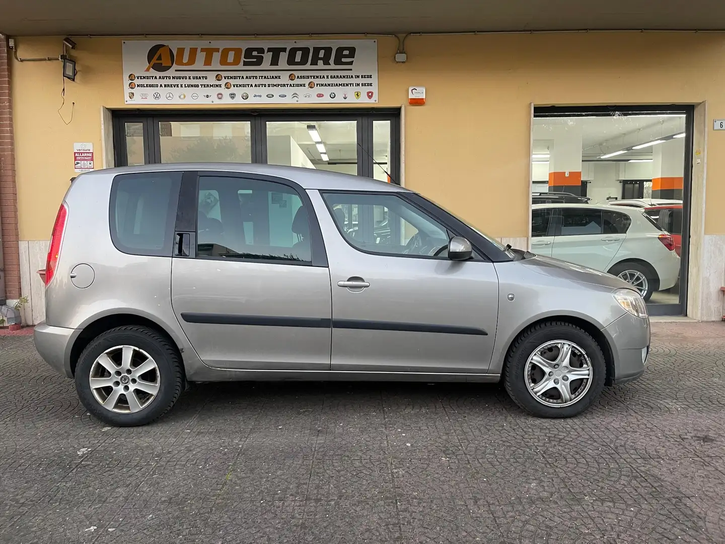 Skoda Roomster Roomster 1.9 tdi Comfort c/radio 105cv fap Gris - 2