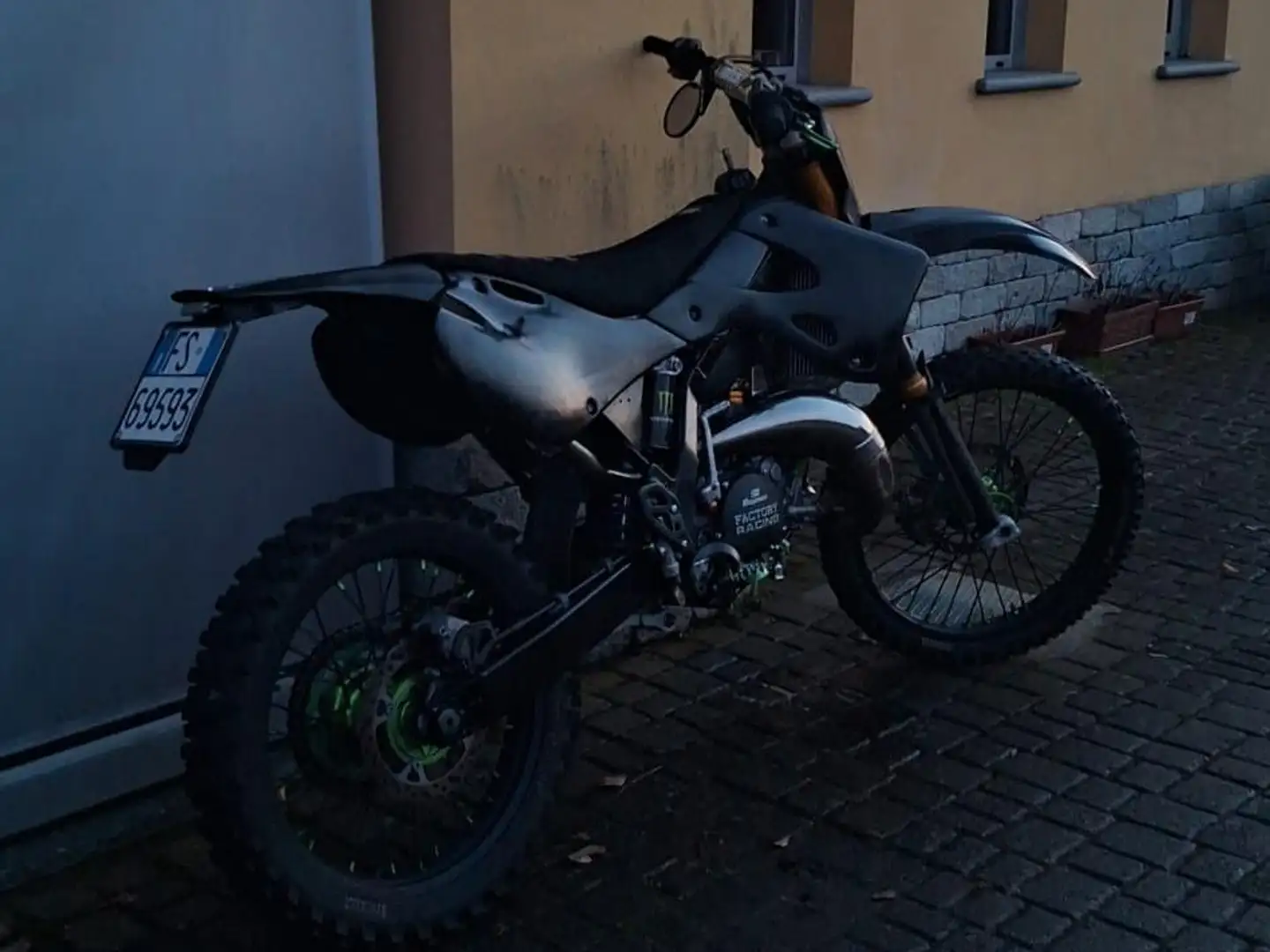 Kawasaki KX 125 Negro - 2