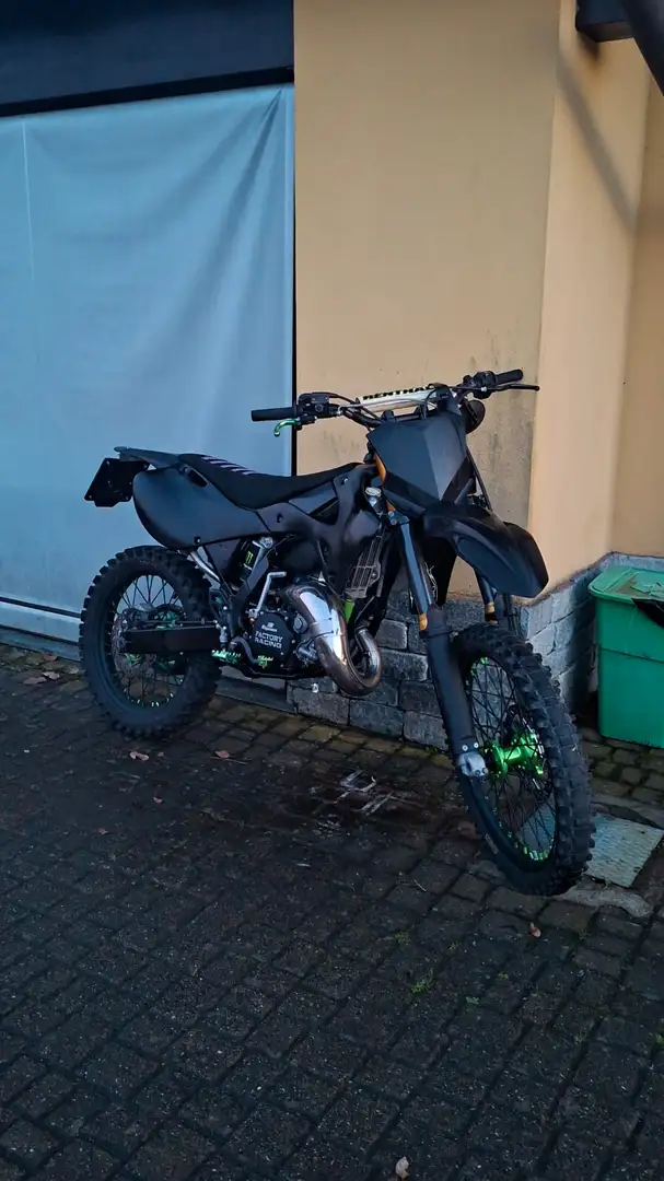 Kawasaki KX 125 Negro - 1