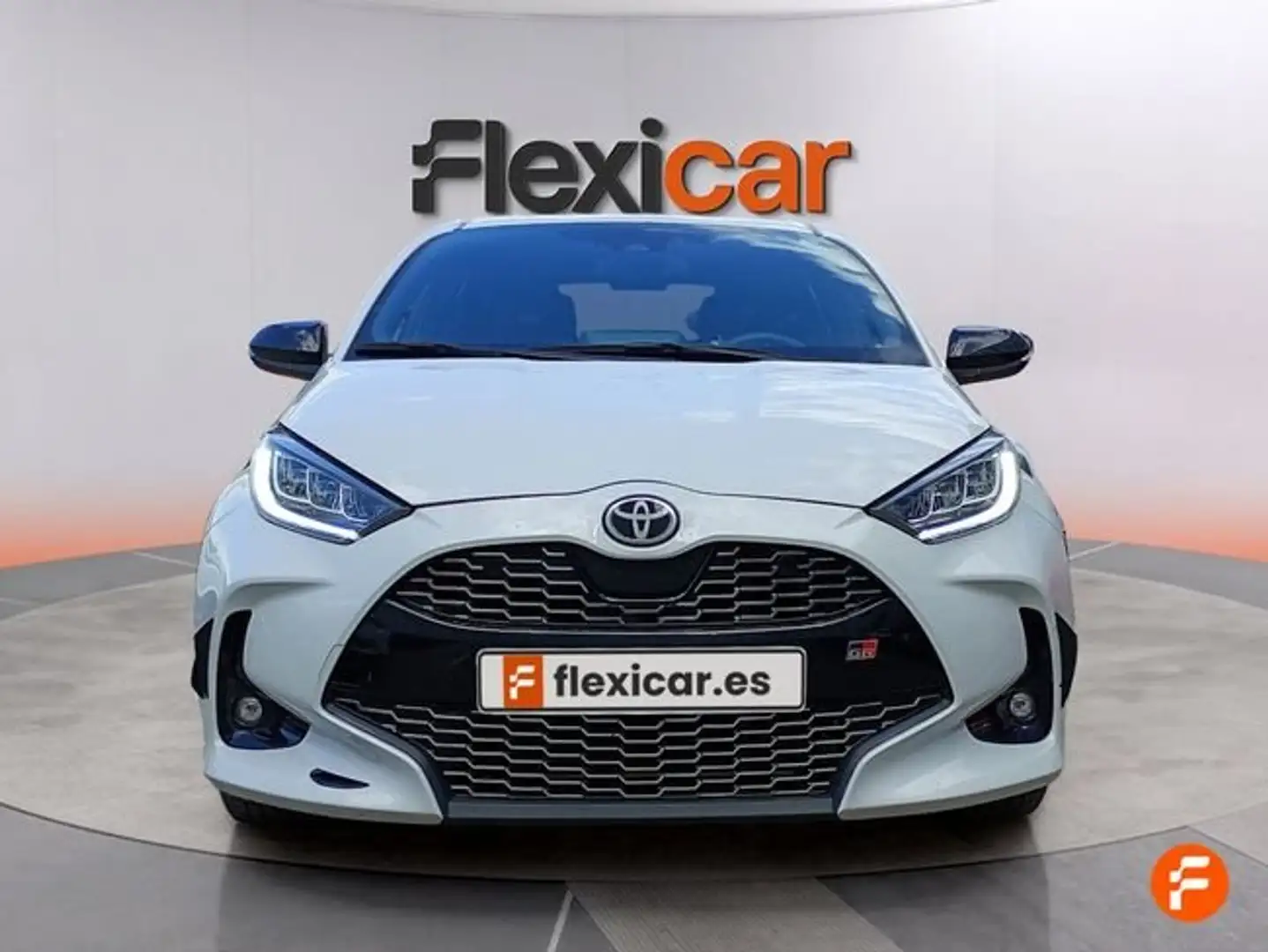Toyota Yaris 120H 1.5 GR Sport Blanco - 2