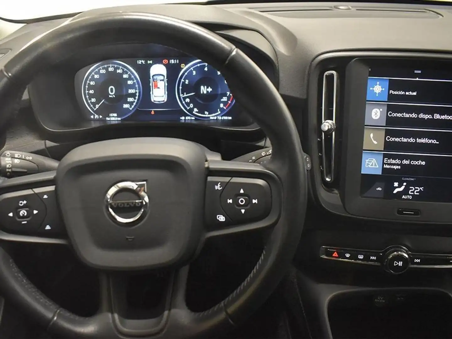 Volvo XC40 1.5 163CV T3 Momentum Core Blanc - 2